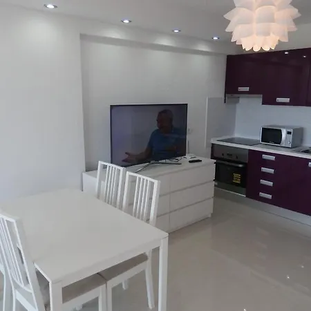 Acapulco * Playa de las Americas (Tenerife)